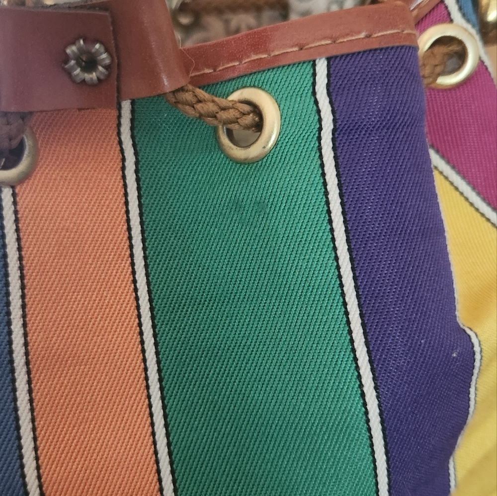 Vintage Bucket Purse - Picture 2 of 8